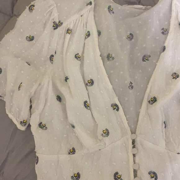 White patterned blouse - Picture 2 of 6